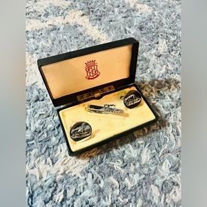 VTG 1950s Shield silver tone steamboat tie clip and cuff links